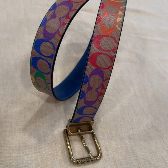 Roller Buckle Reversible Belt
In Rainbow Signature Canvas - Picture 2 of 13